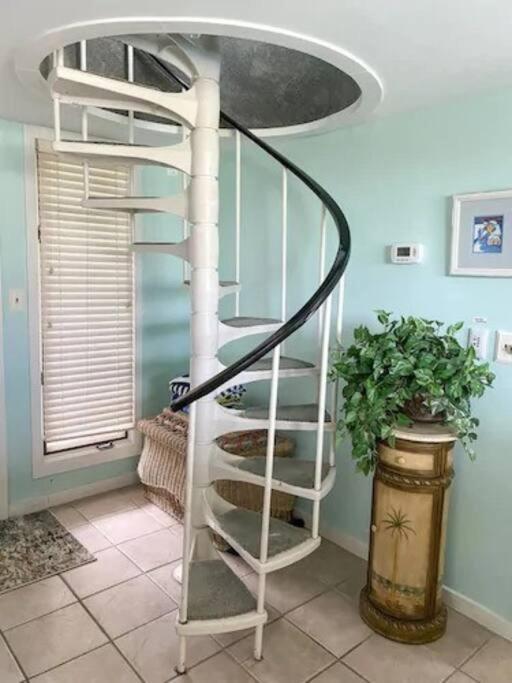Port O' Call C302 - Iop Island Retreat! Treetop Oceanview! جزيرة النخيل المظهر الخارجي الصورة